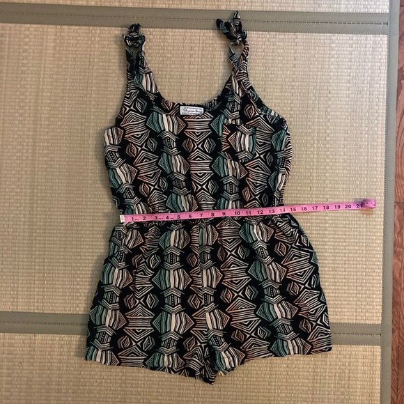 Geometric pattern summer jumpsuit size M/L - Picture 5 of 10
